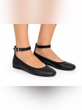 Sun + Stone | Luellaa Buckle Ankle Strap Ballet Flats | Black | Size 8